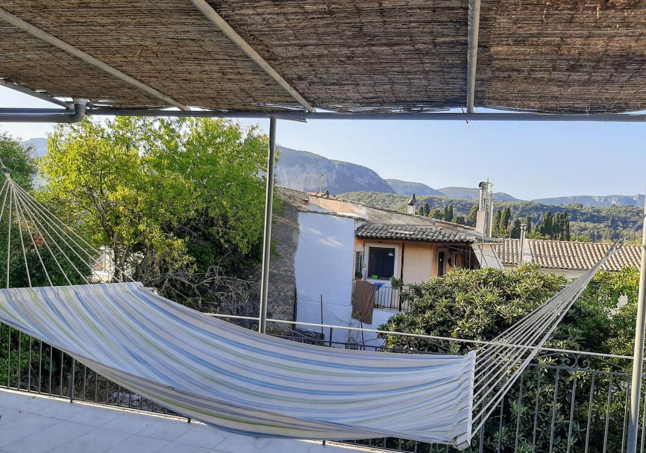 Villa Aspros - traditionell, ruhig und strandnah Liapades Exterior foto